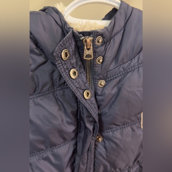 American Eagle Outfitters Women’s Puffer Vest Size Medium Faux Fur Hooded - Picture 3 of 8